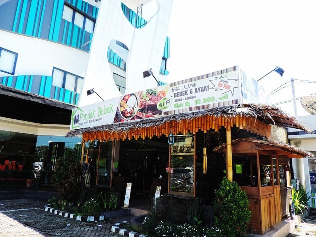 Arbor Biz Hotel Macasar Exterior foto